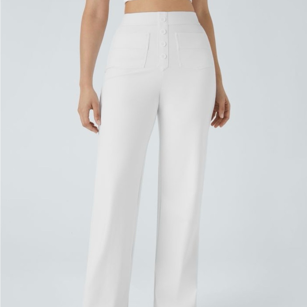 NWOT HALARA White High-Waisted Leggings